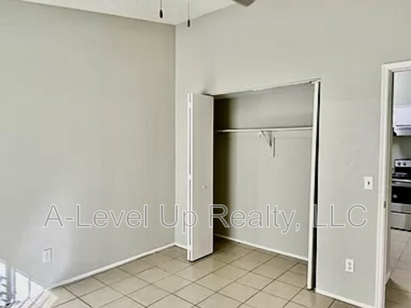 401 East Thoroughbred Street - 1 property image