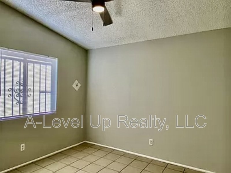 401 East Thoroughbred Street - 1 property image