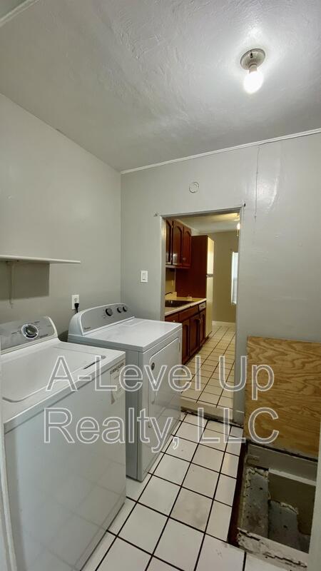 416 West 44th Street unit 1 property image