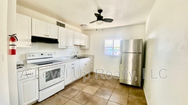 1025 South Santa Rita Avenue property image