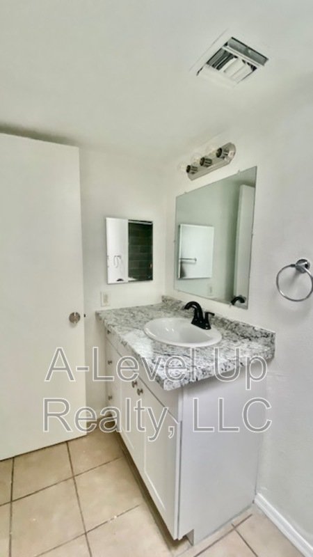 1025 South Santa Rita Avenue property image