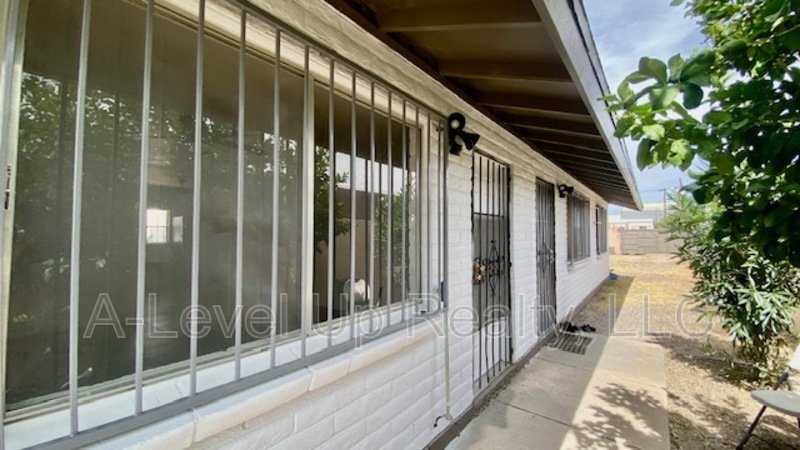 1025 South Santa Rita Avenue property image