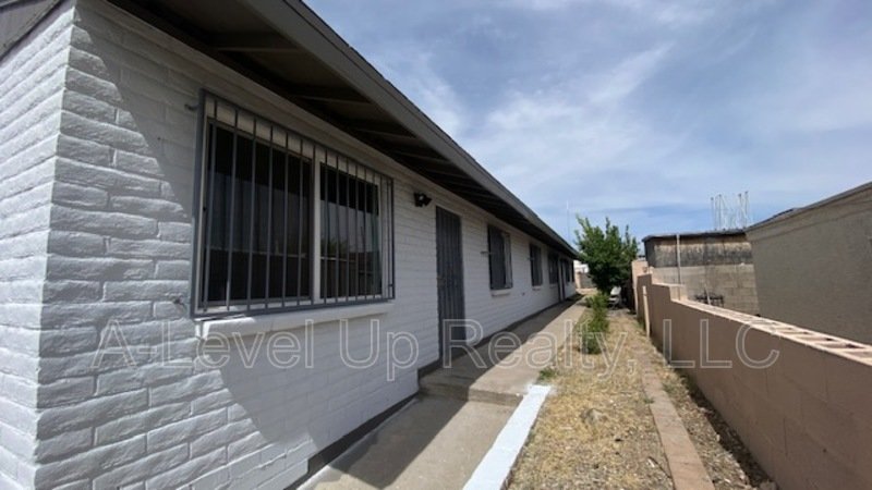 1027 South Santa Rita Avenue property image