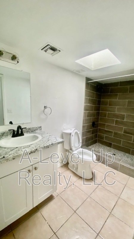1027 South Santa Rita Avenue property image