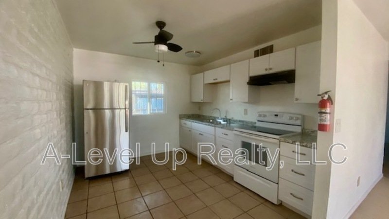 1027 South Santa Rita Avenue property image