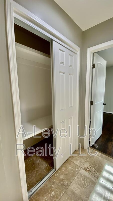 231 West 28th Street property image