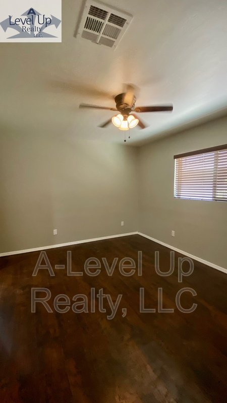 231 West 28th Street property image