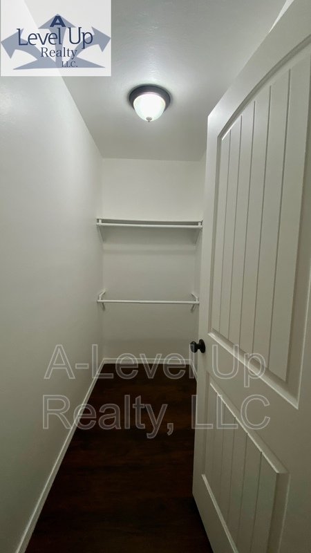 231 West 28th Street property image