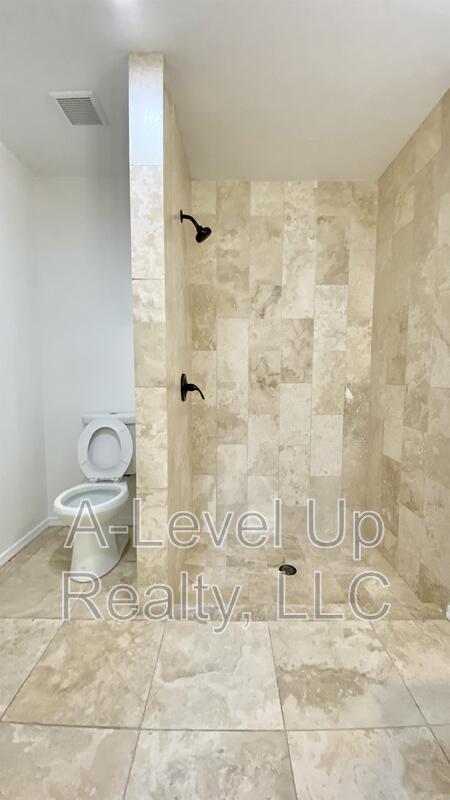 231 West 28th Street property image