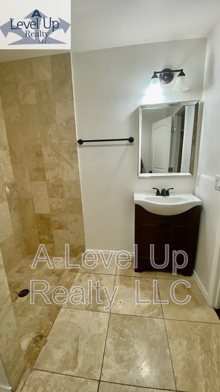 231 West 28th Street property image