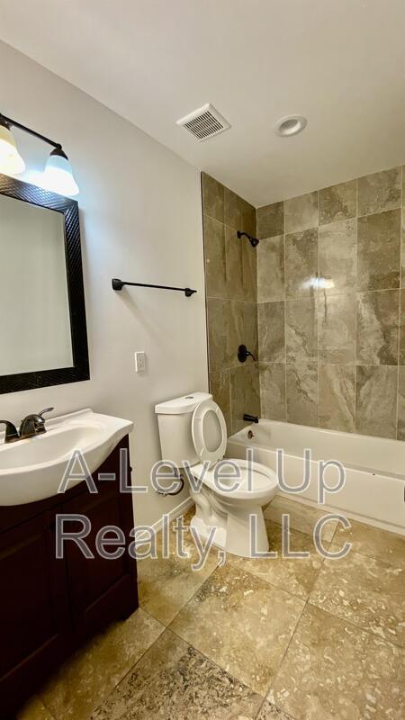 231 West 28th Street property image