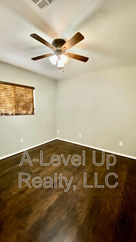 231 West 28th Street property image