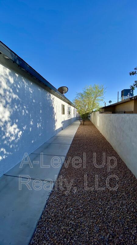 231 West 28th Street property image