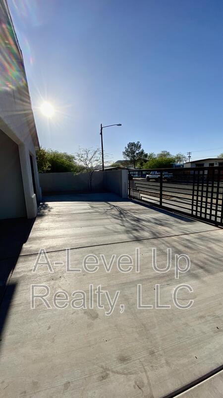 231 West 28th Street property image