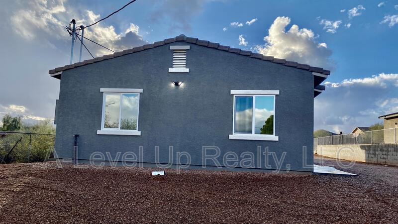 1310 South San Jacinto Drive - 1 property image